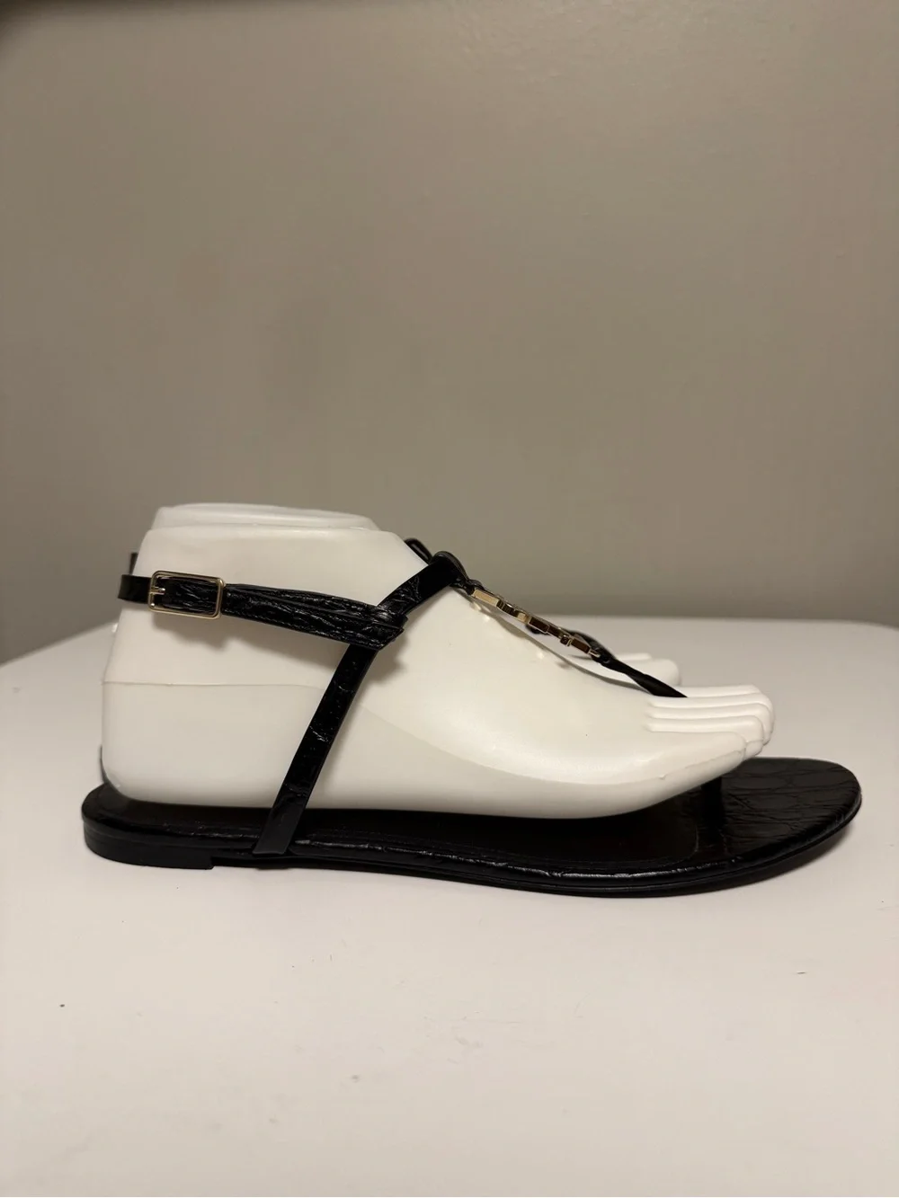 Saint Laurent YSL Logo Cassandra Black Leather Thong Flat Sandal EU 39.5 US 9.5